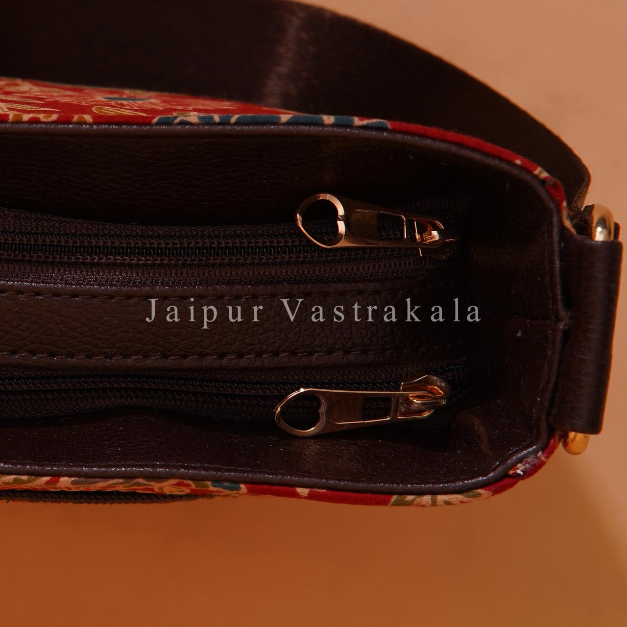 Scarlet Noir Nylong Belt Sling Bag