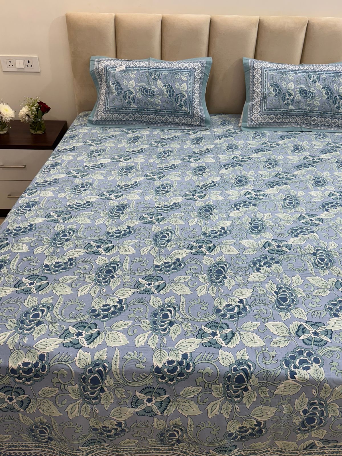 Lavender Harmony King Bedsheet with Pillow Covers