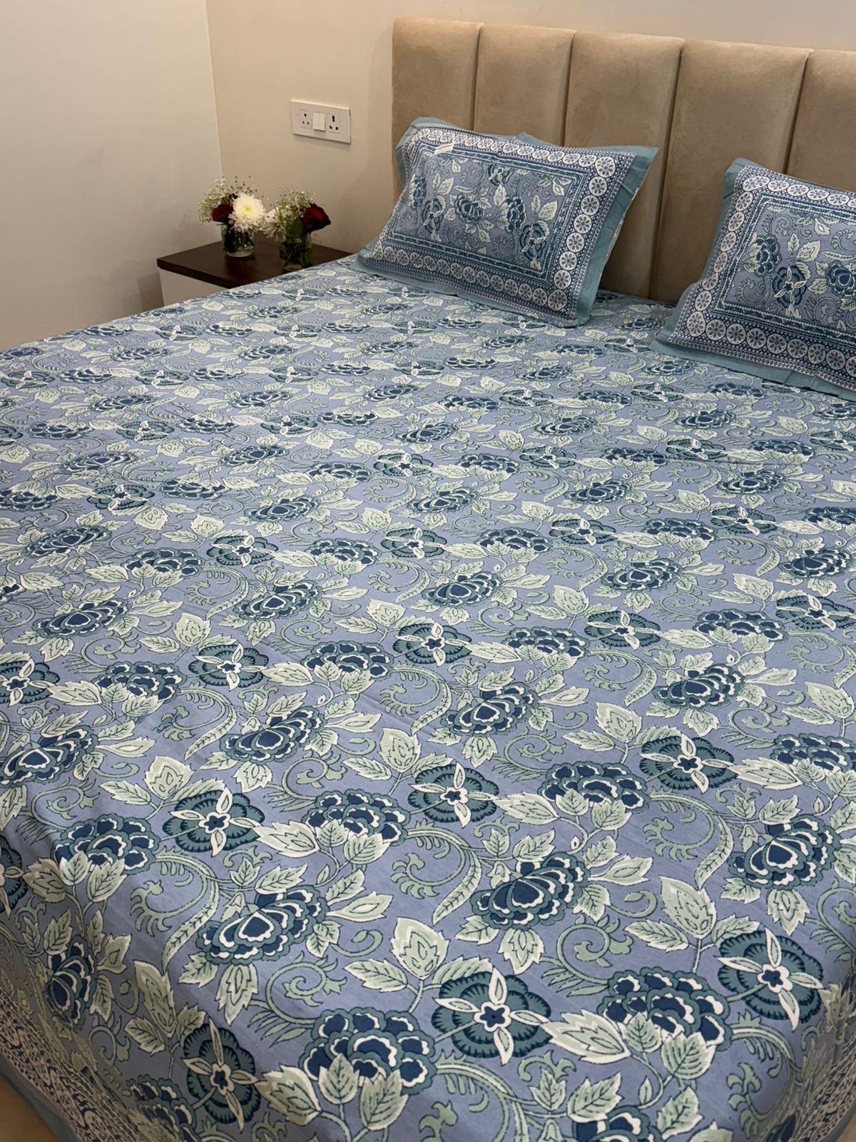 Lavender Harmony King Bedsheet with Pillow Covers