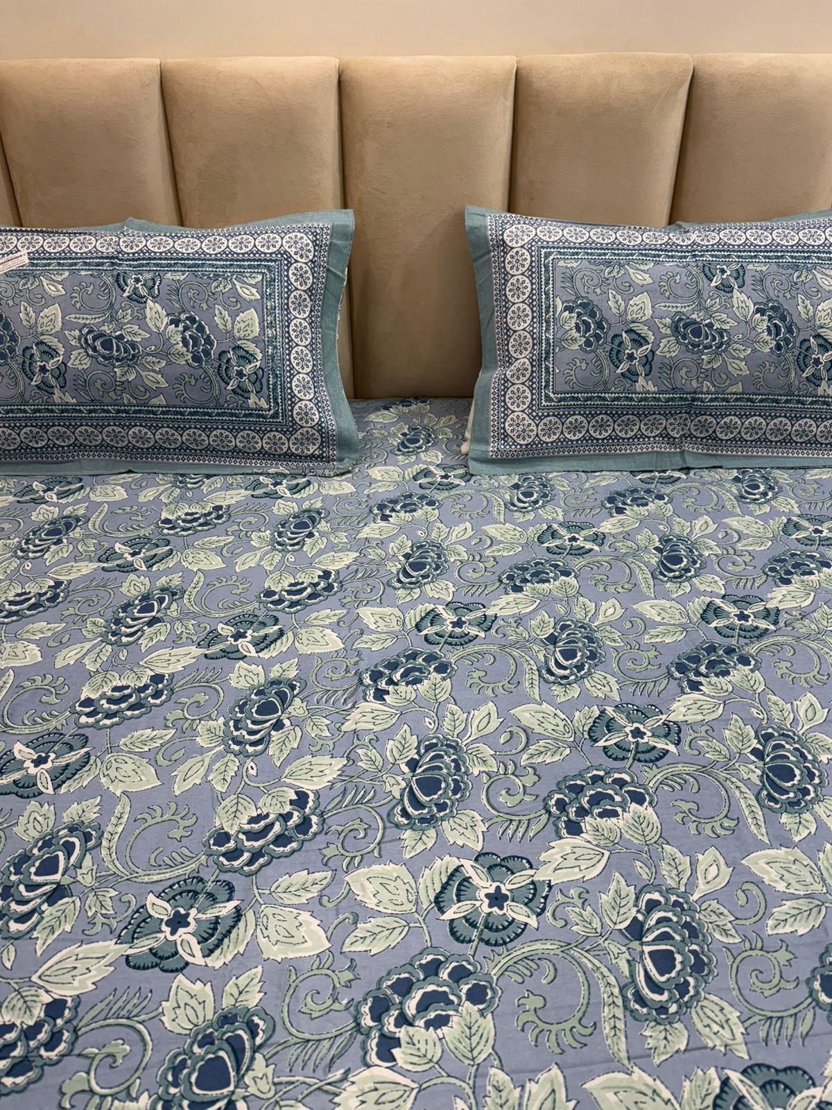 Lavender Harmony King Bedsheet with Pillow Covers