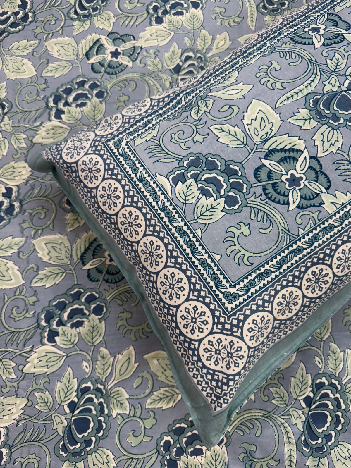 Lavender Harmony King Bedsheet with Pillow Covers