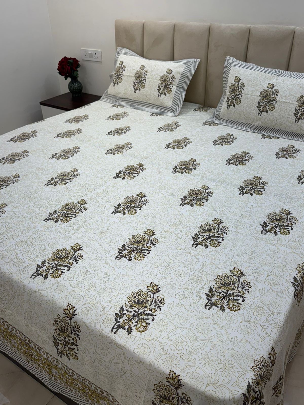 Olive and Gray Whisper King Bedsheet with Pillow Covers