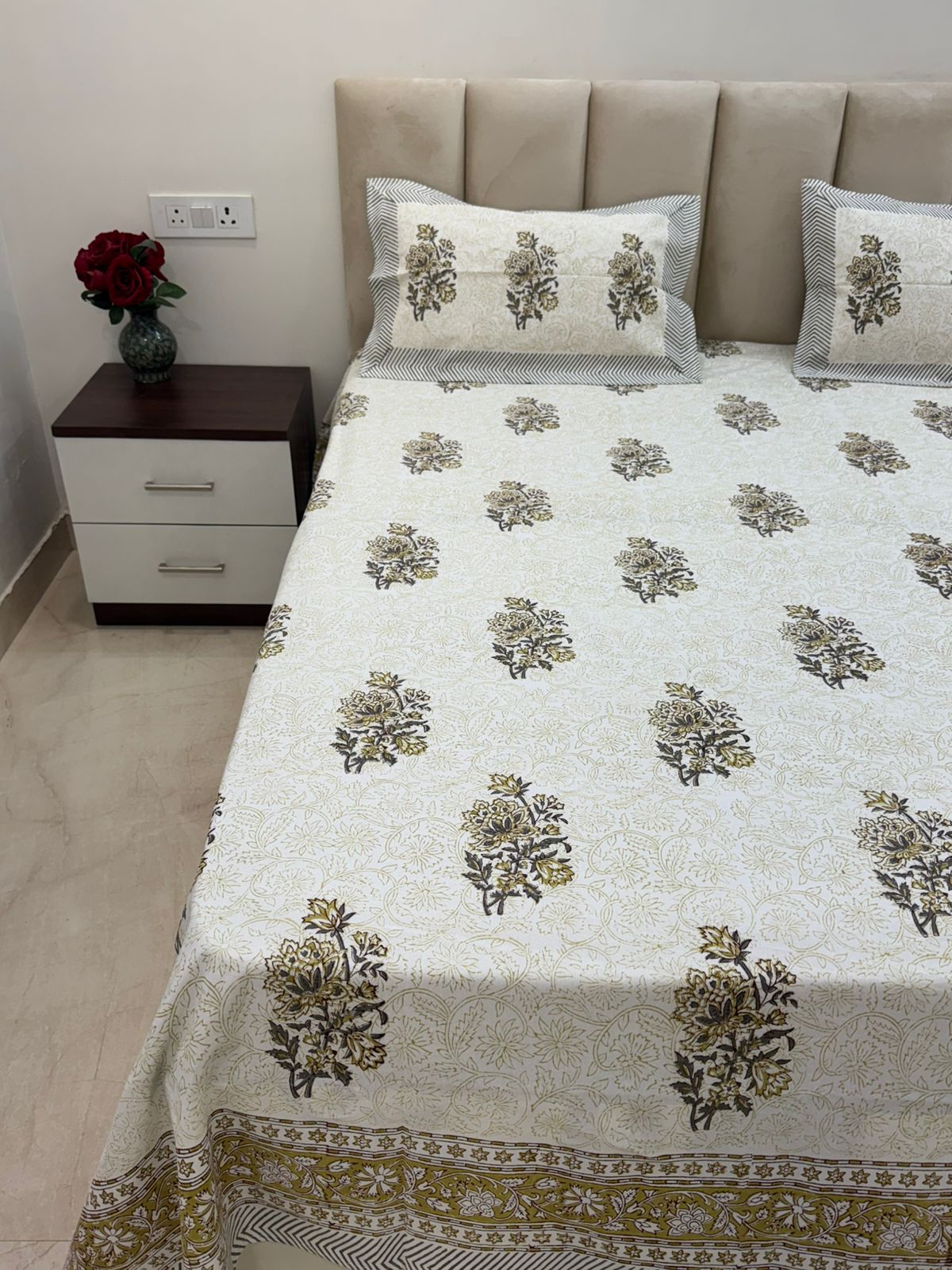 Olive and Gray Whisper King Bedsheet with Pillow Covers