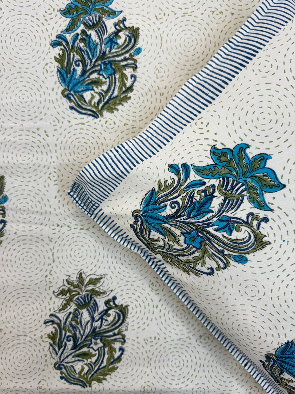 Regal Boota King Bedsheet with Pillow Covers