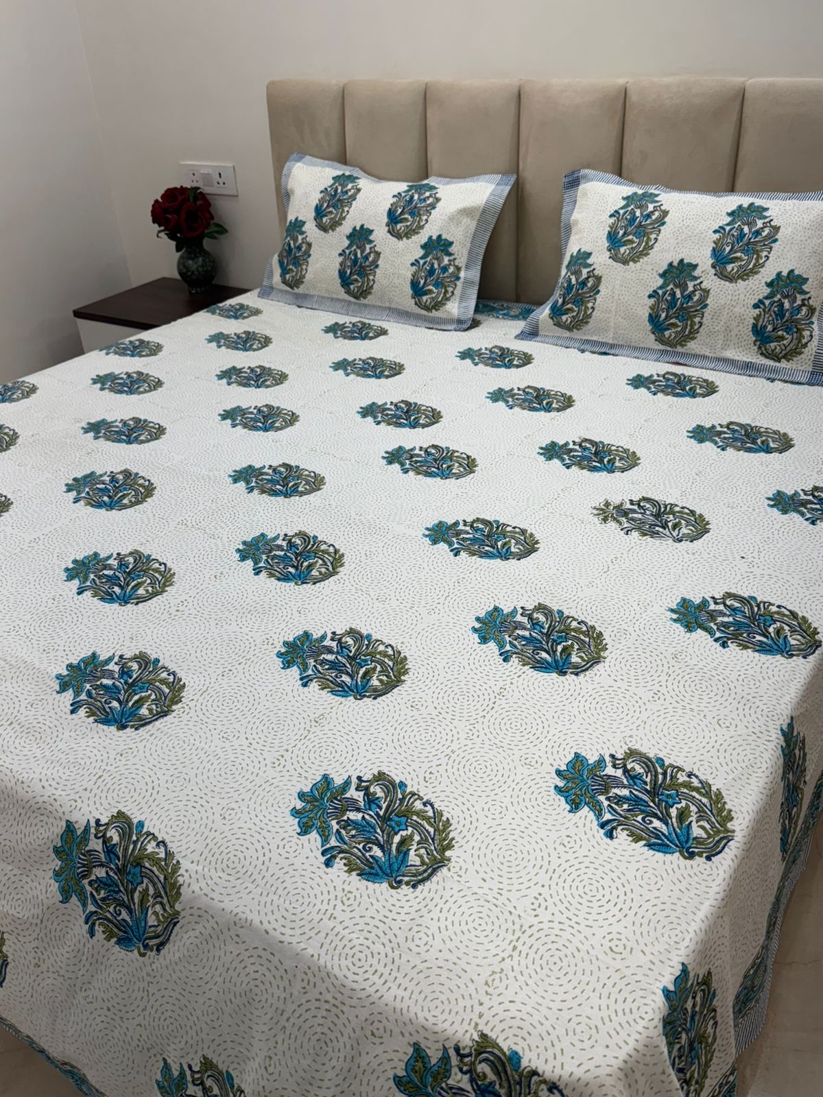 Regal Boota King Bedsheet with Pillow Covers