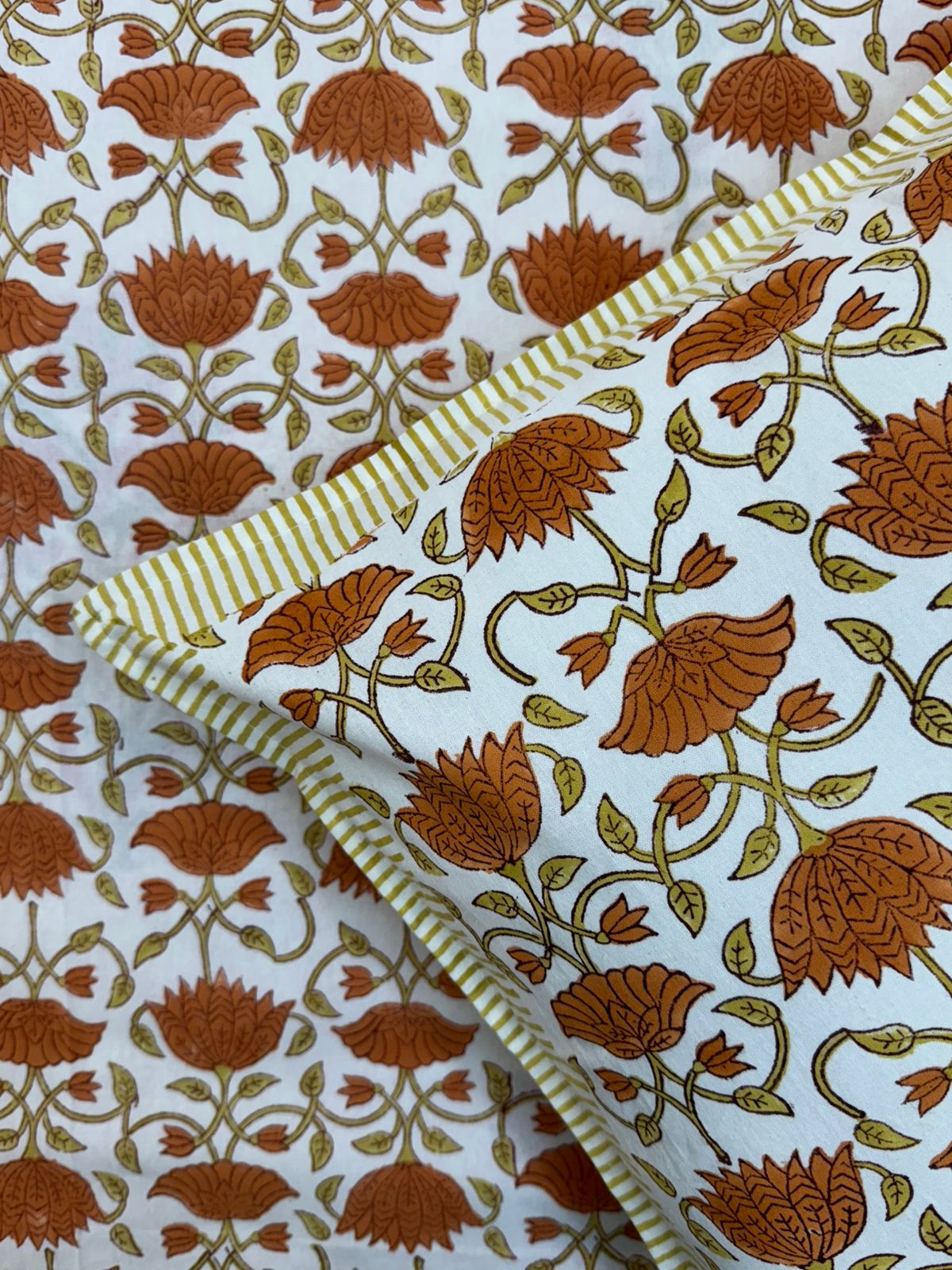 Rust Tulips King Bedsheet with Pillow Covers