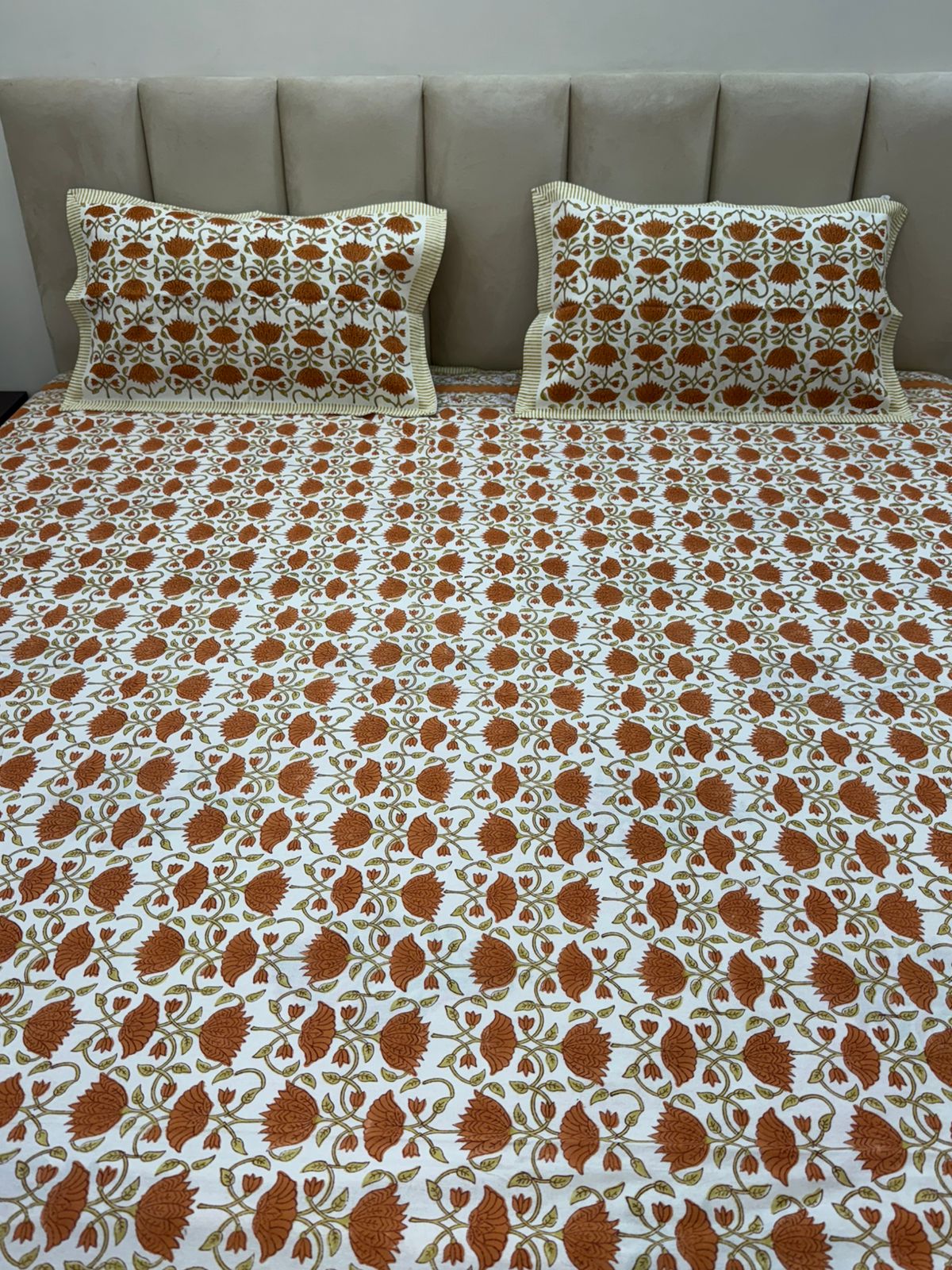 Rust Tulips King Bedsheet with Pillow Covers