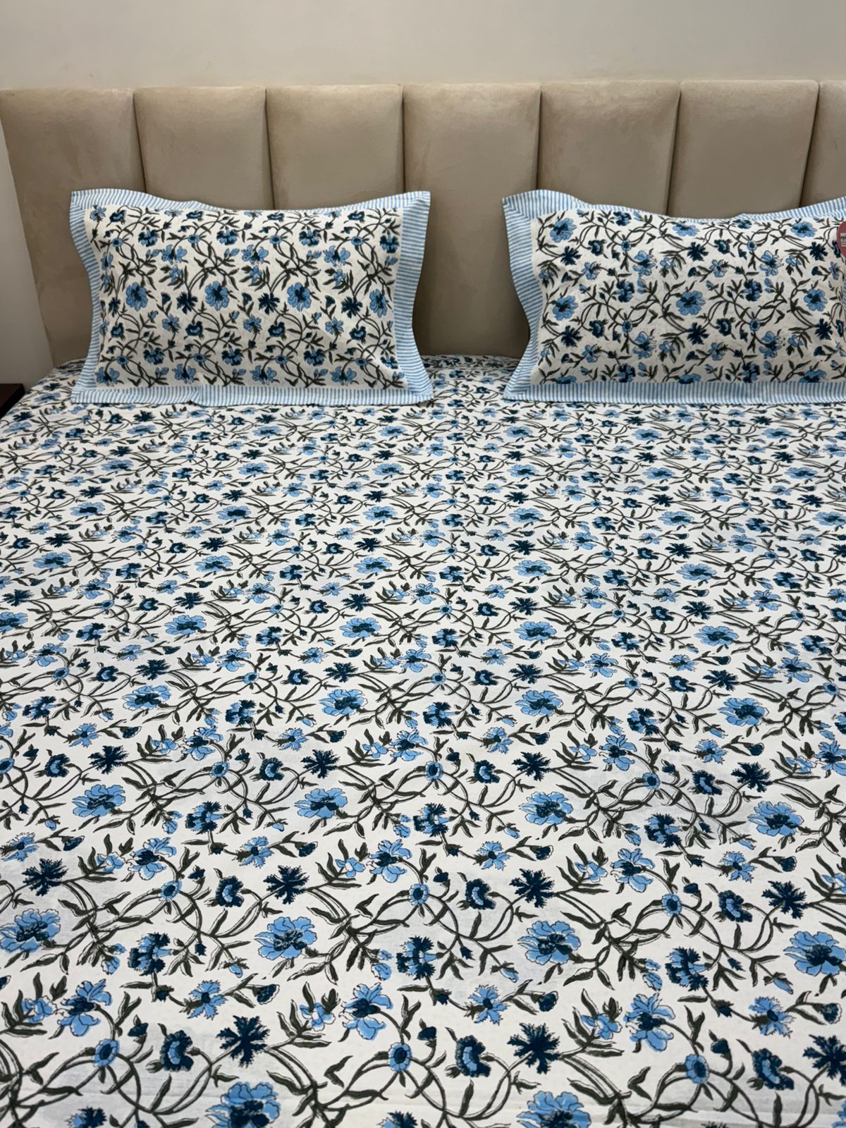 Sapphire Whispers King Bedsheet with Pillow Covers