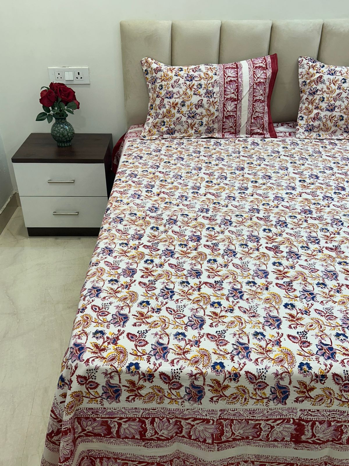 Aurora Crimson Double Bedsheet with Pillow Covers