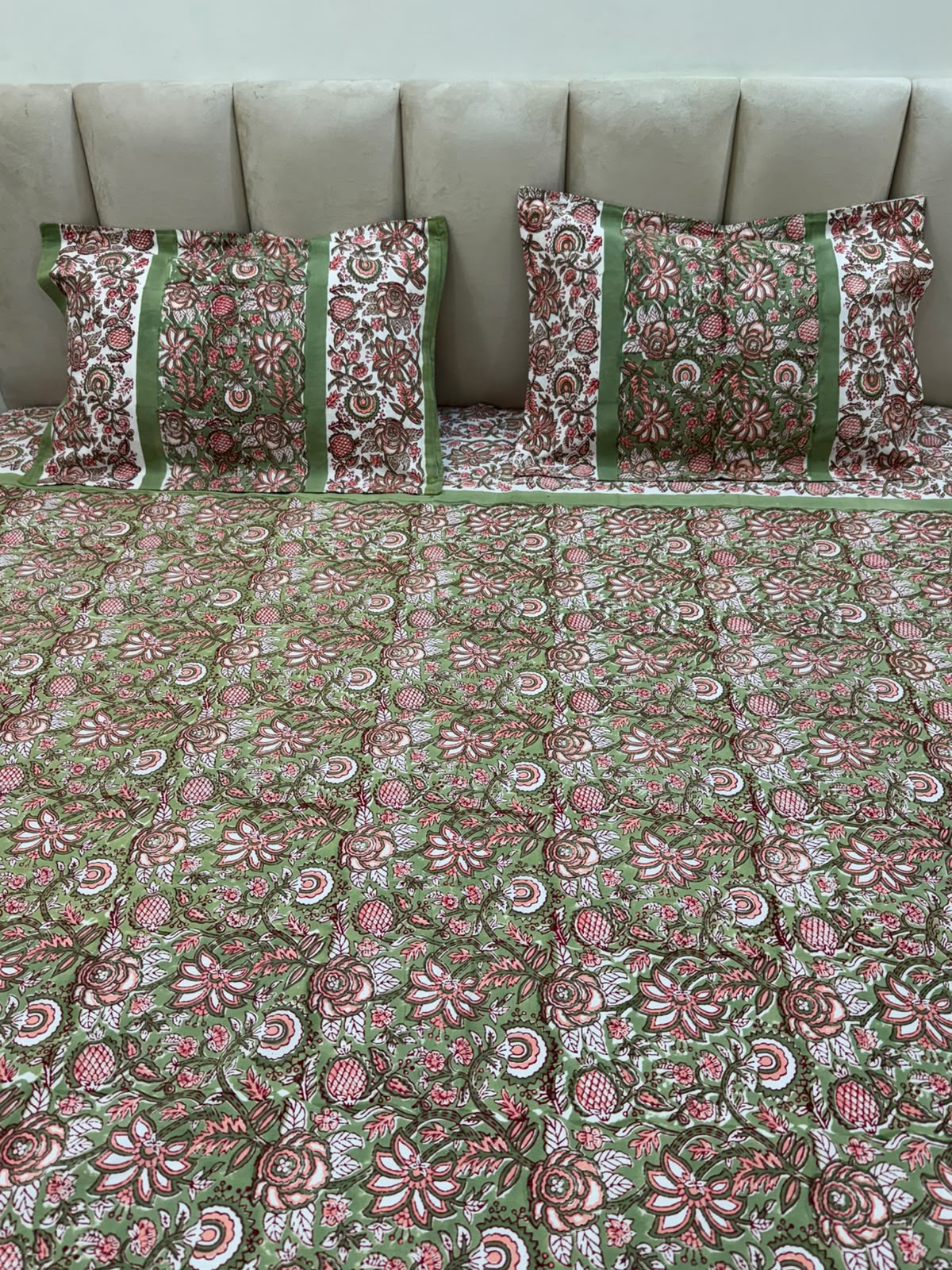 Green Peach Flora Double Bedsheet with Pillow Covers