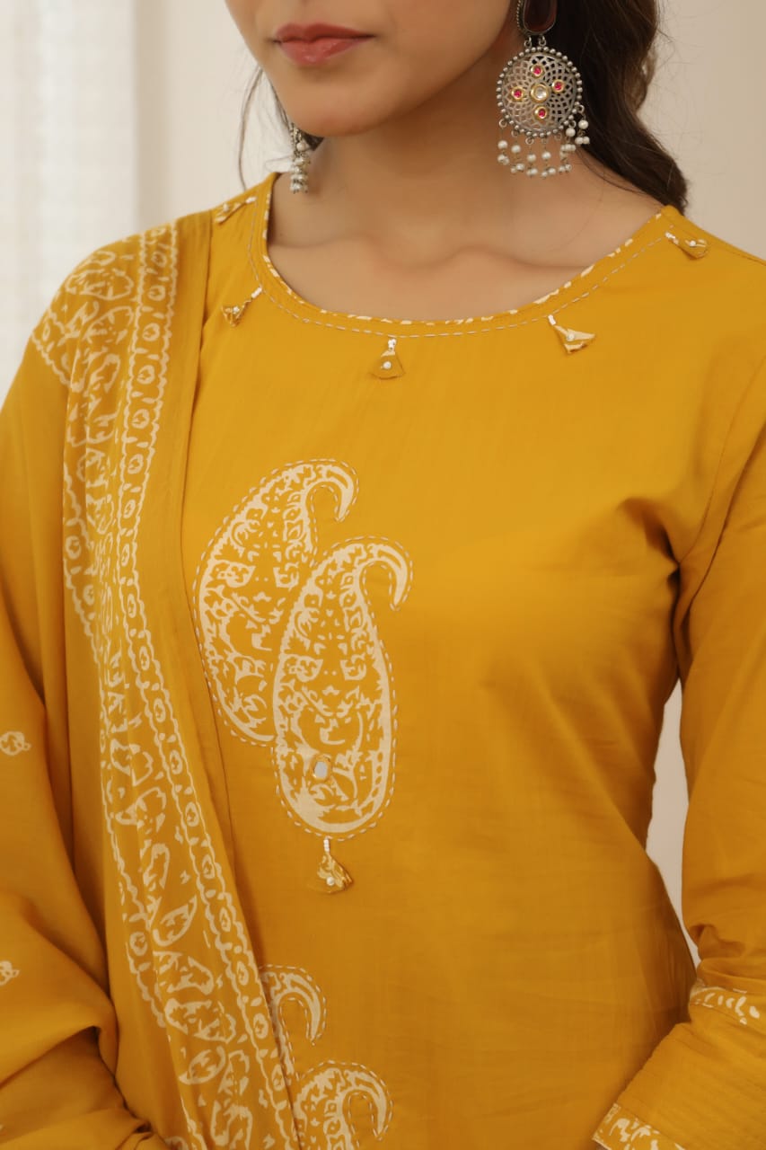 Yellow Paisley Cotton Dupatta Set