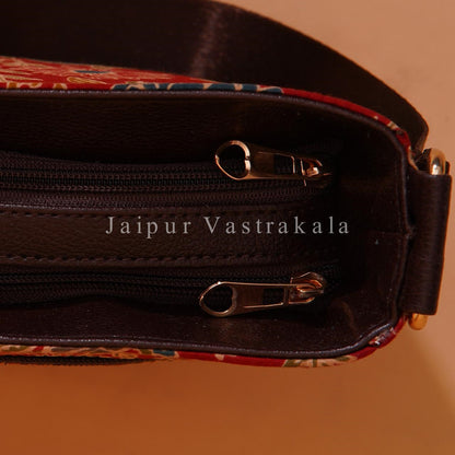 Scarlet Noir Nylong Belt Sling Bag