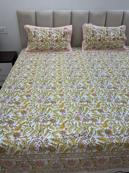 Peach & Daisy King Bedsheet with Pillow Covers