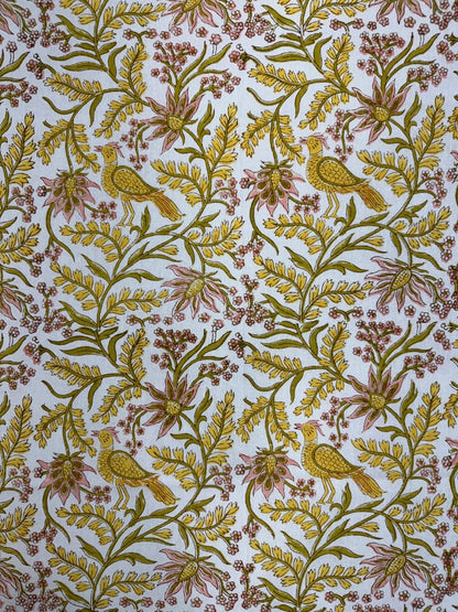 Peach & Daisy King Bedsheet with Pillow Covers