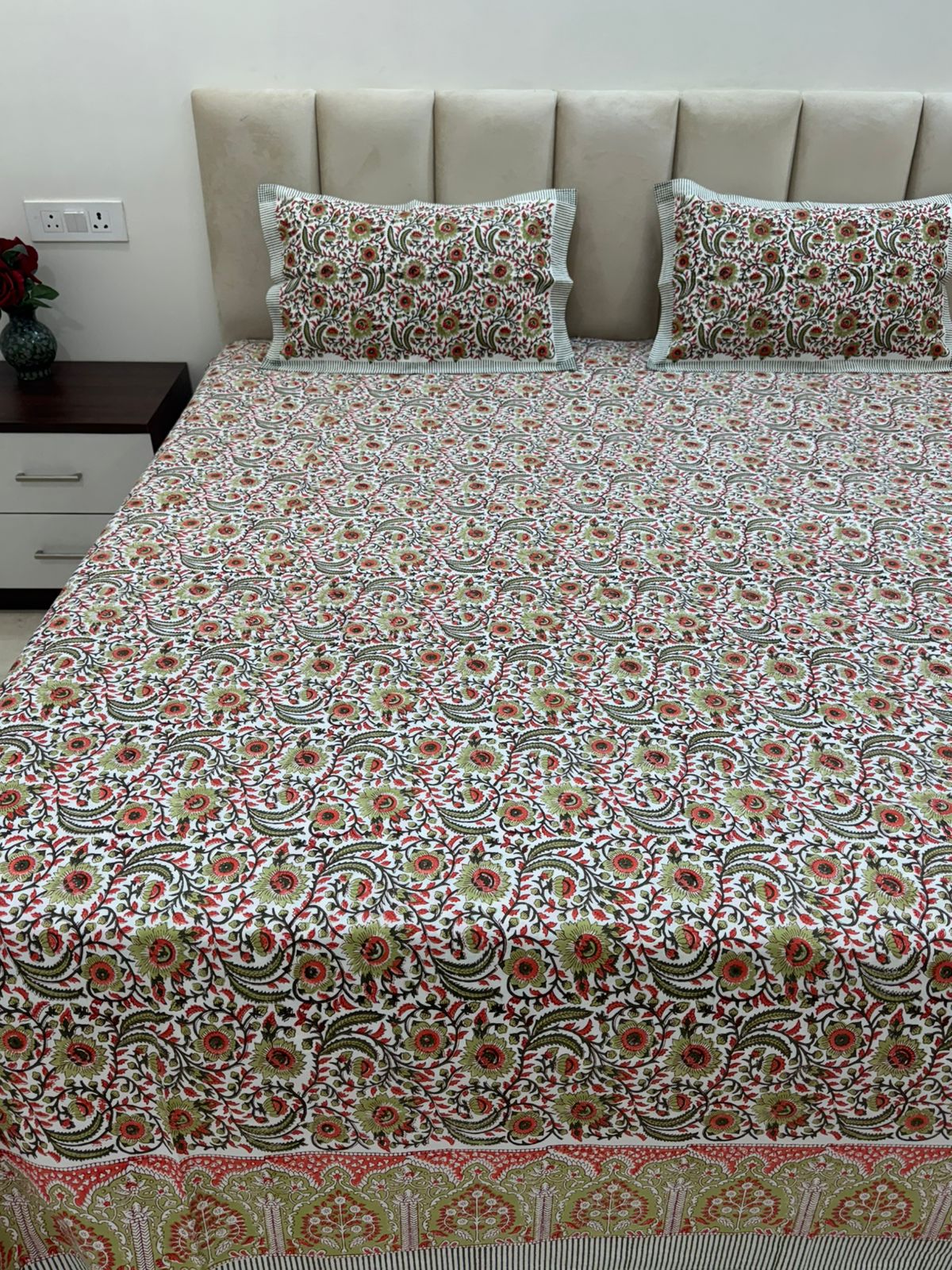 Garden Glow King Bedsheet with Pillow Covers
