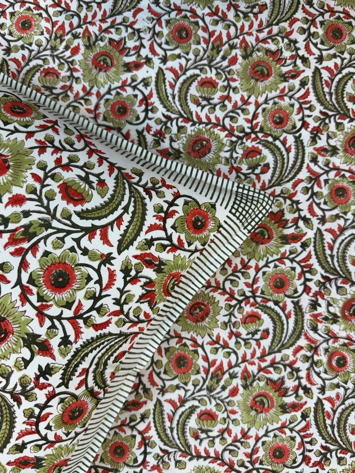 Garden Glow King Bedsheet with Pillow Covers