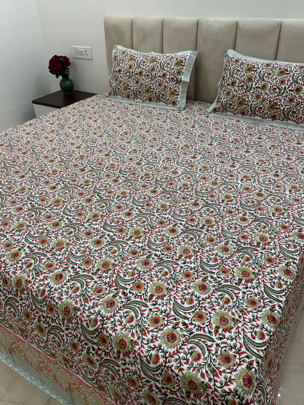 Garden Glow King Bedsheet with Pillow Covers