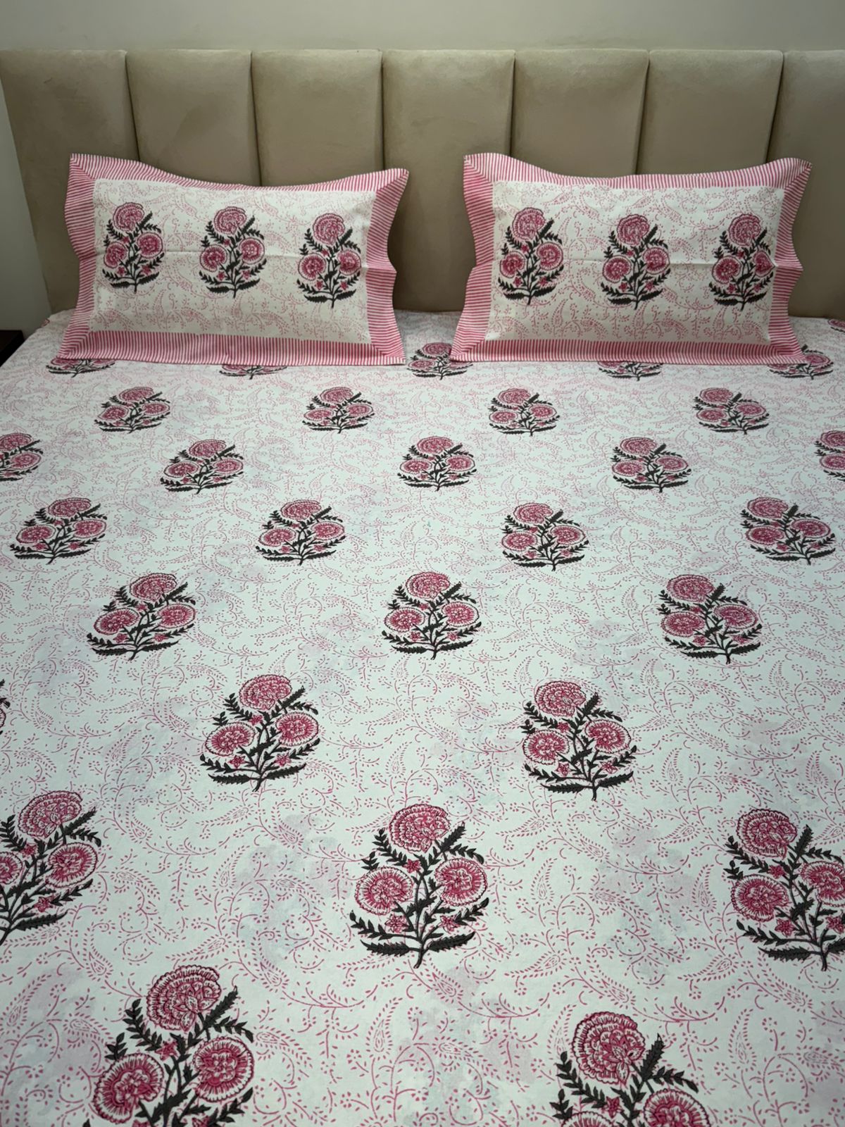 Pink Aura King Bedsheet with Pillow Covers