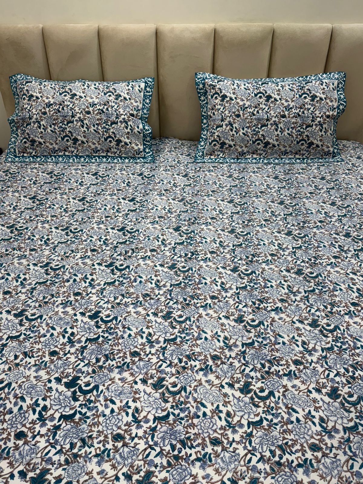 Floral Trellis King Bedsheet with Pillow Covers