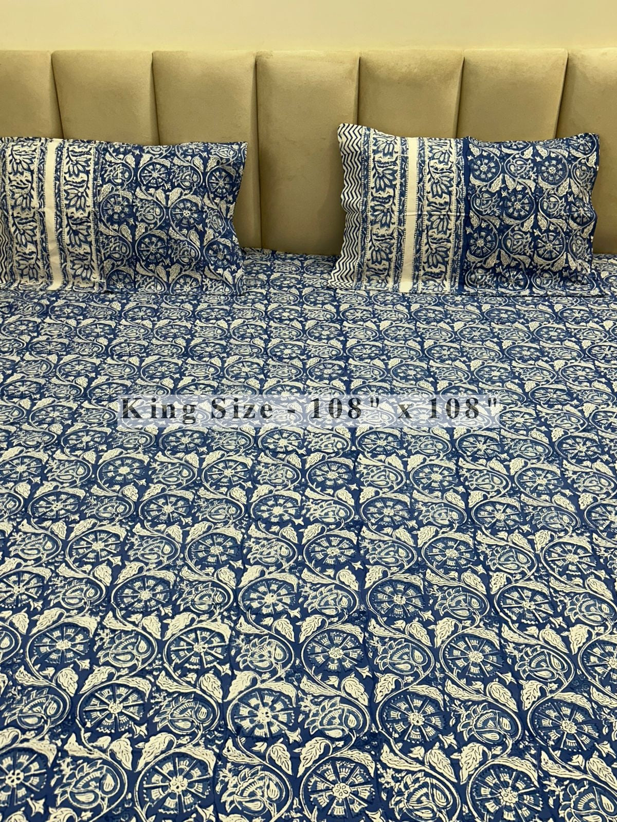 Neel Angan King Bedsheet with Pillow Covers