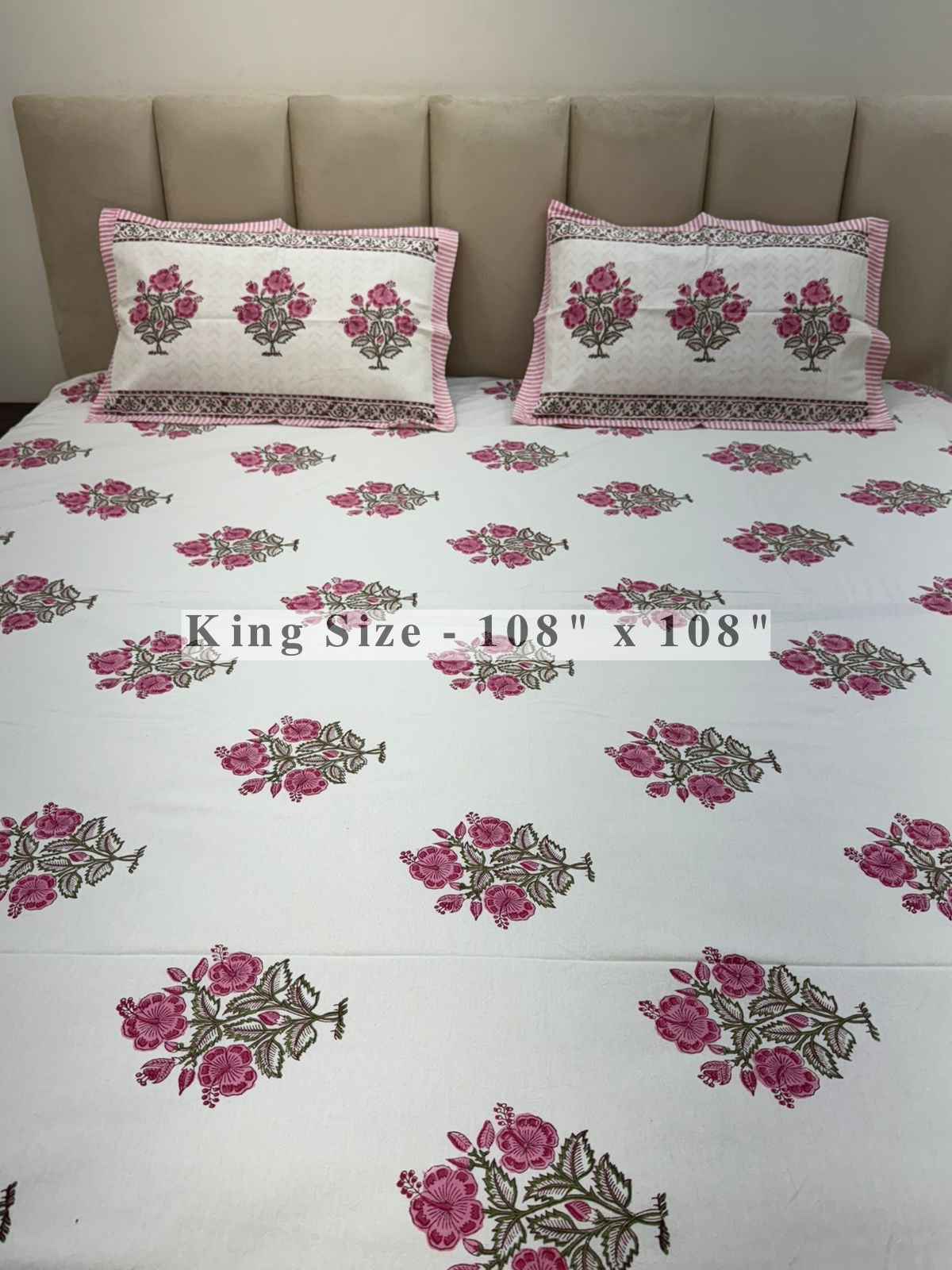 Gulabi Hibiscus King Bedsheet with Pillow Covers