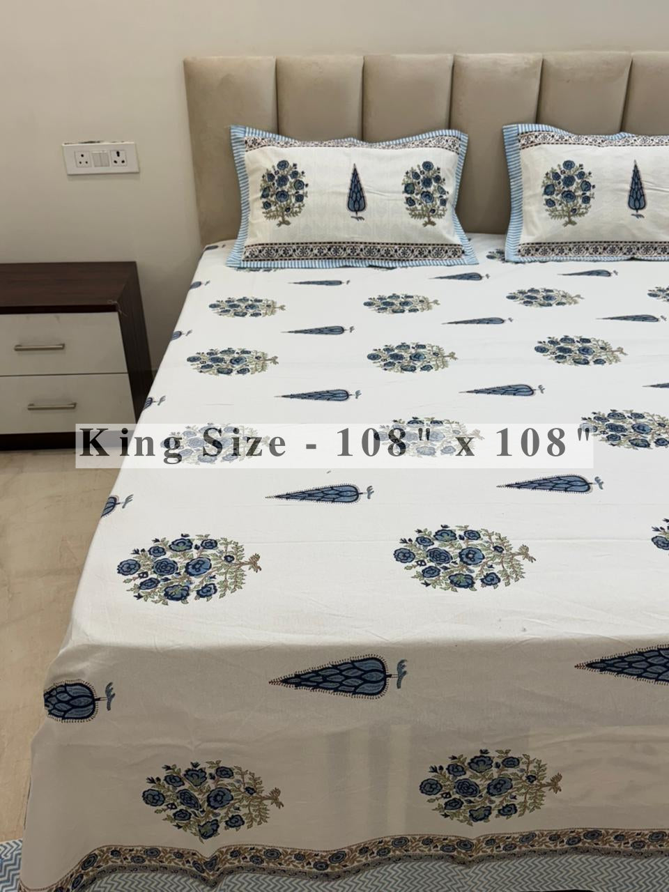 Blue Elegance King Bedsheet with Pillow Covers