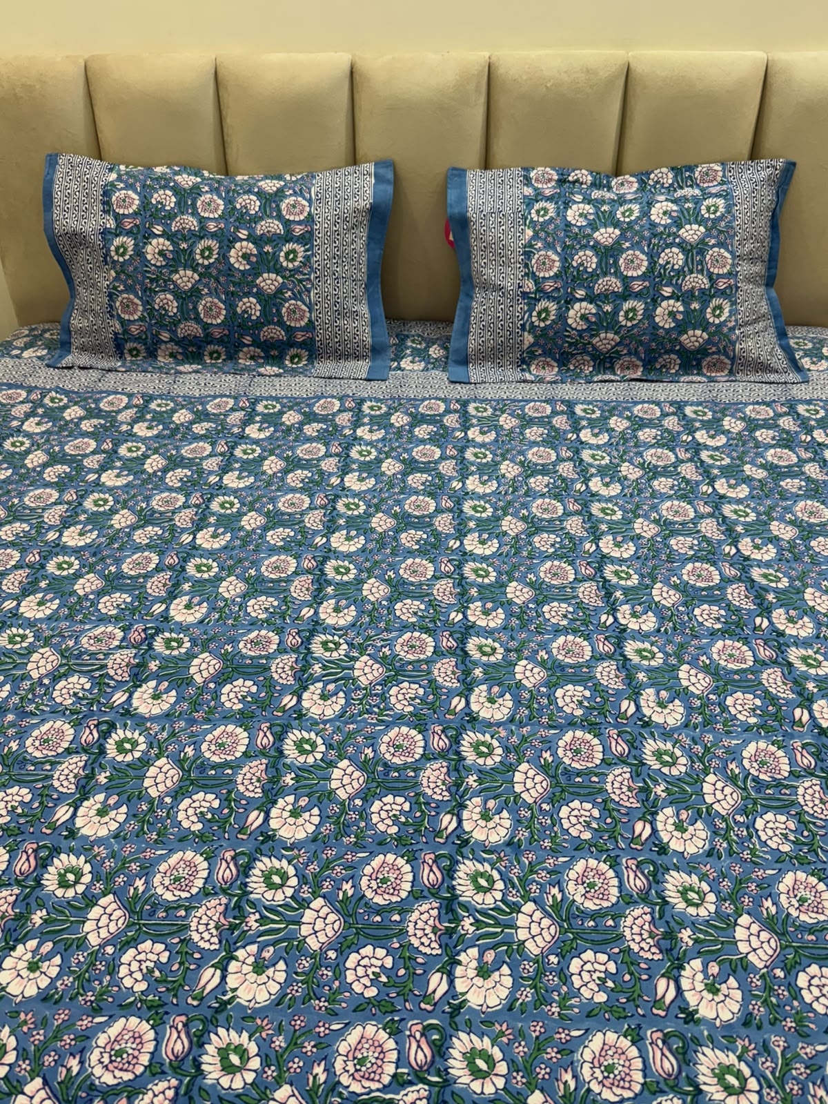 Double Bedsheet with Pillow Covers