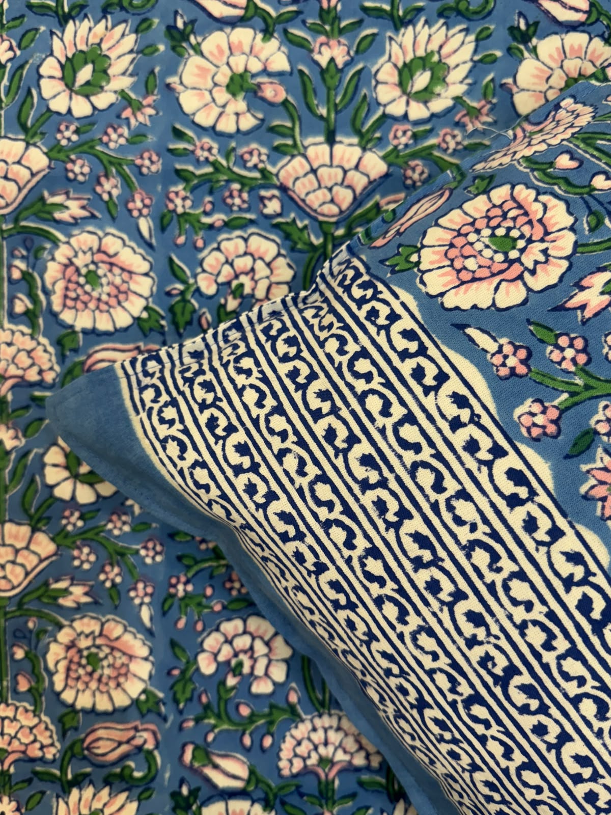 Double Bedsheet with Pillow Covers
