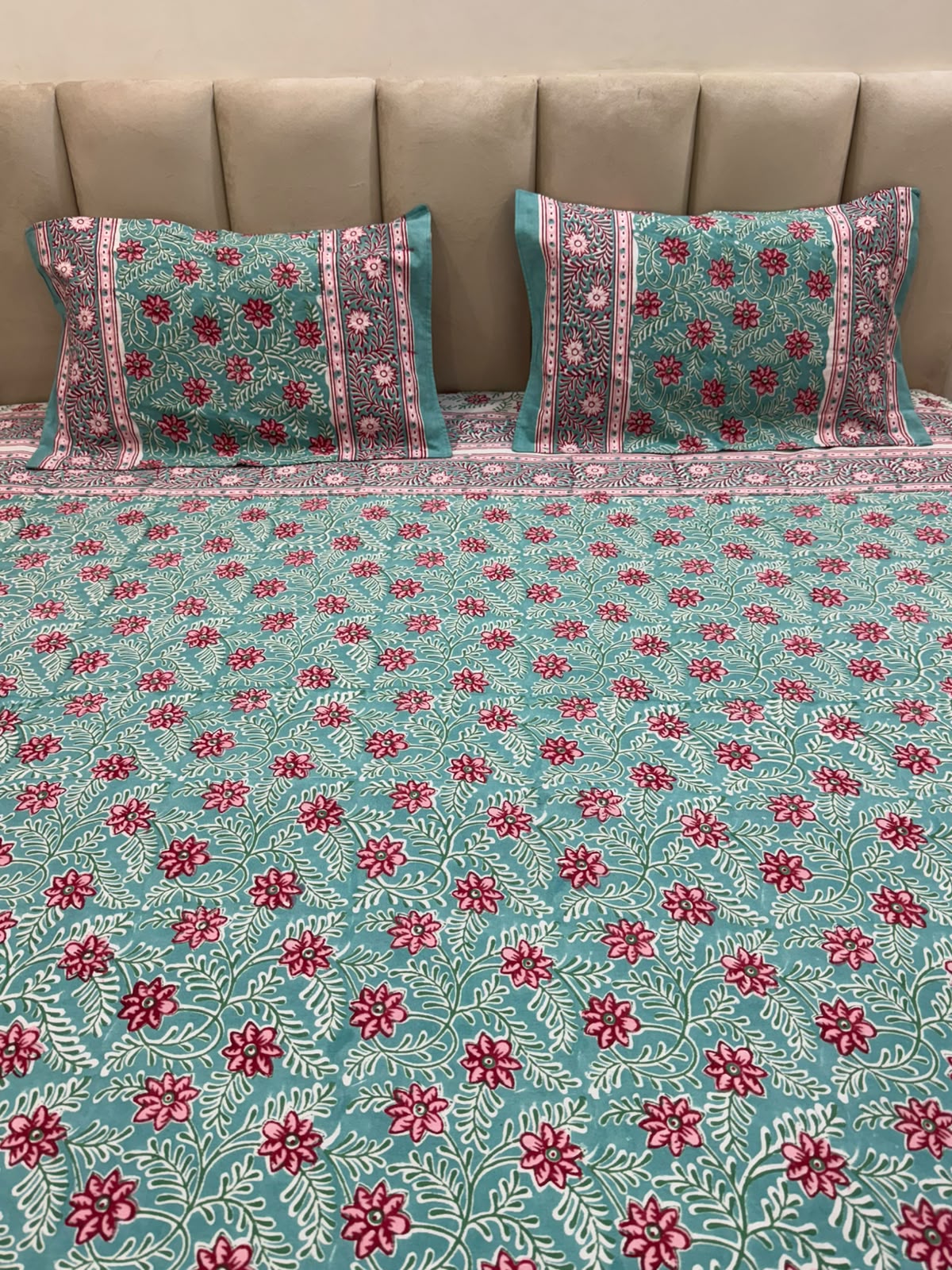Double Bedsheet with Pillow Covers