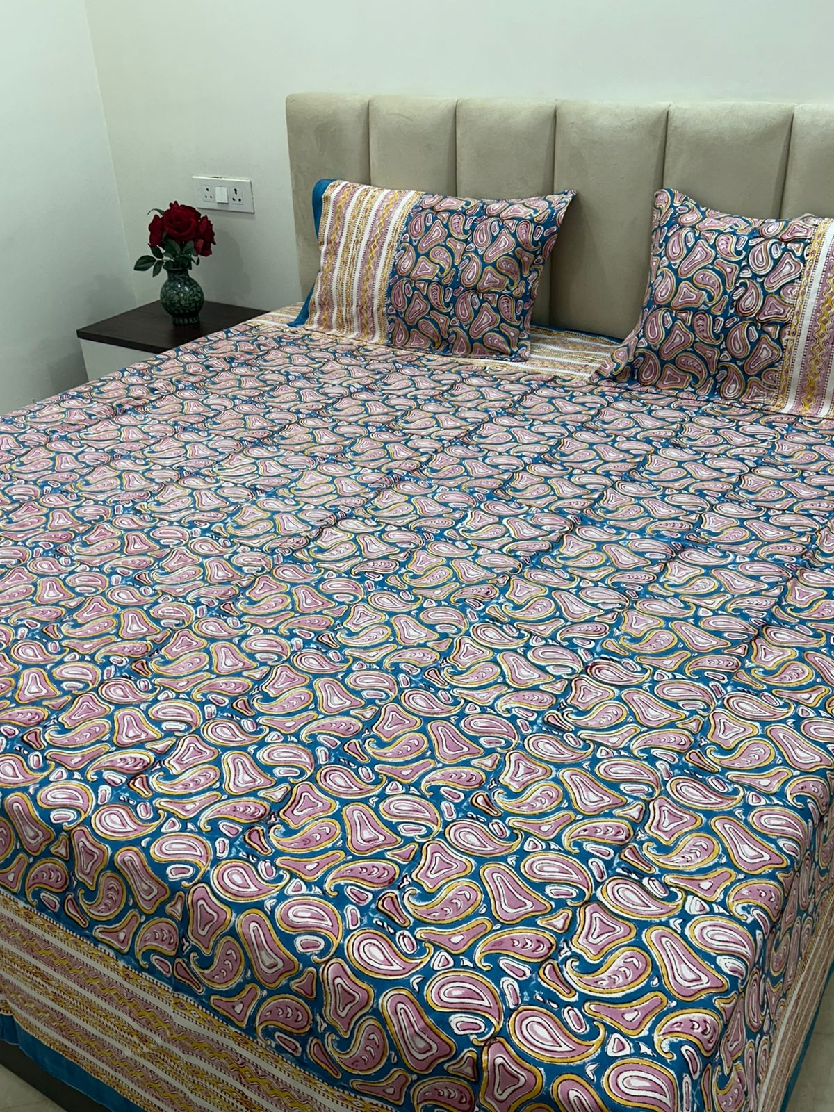 Teal Maze Double Bedsheet with Pillow Covers