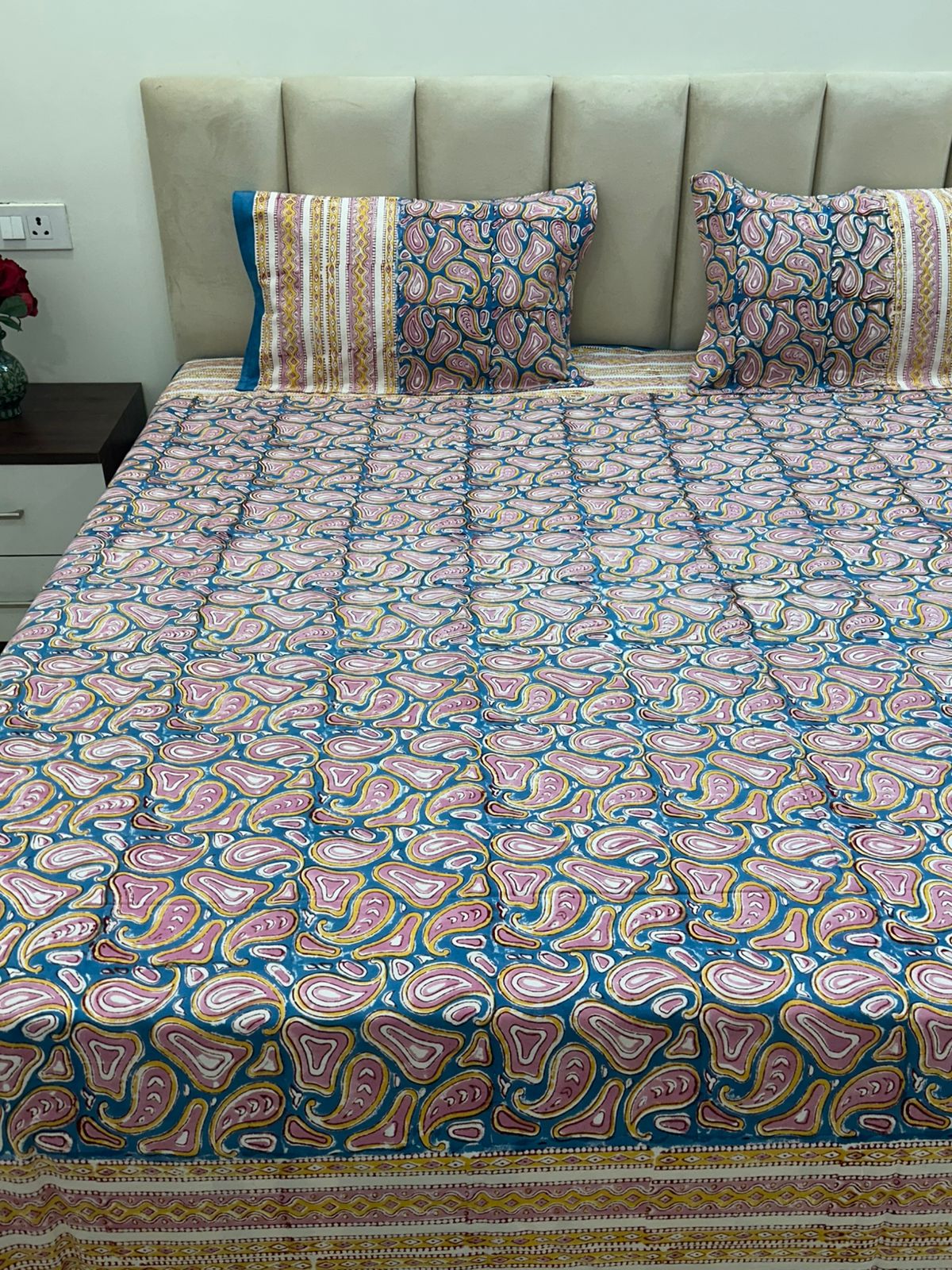 Teal Maze Double Bedsheet with Pillow Covers