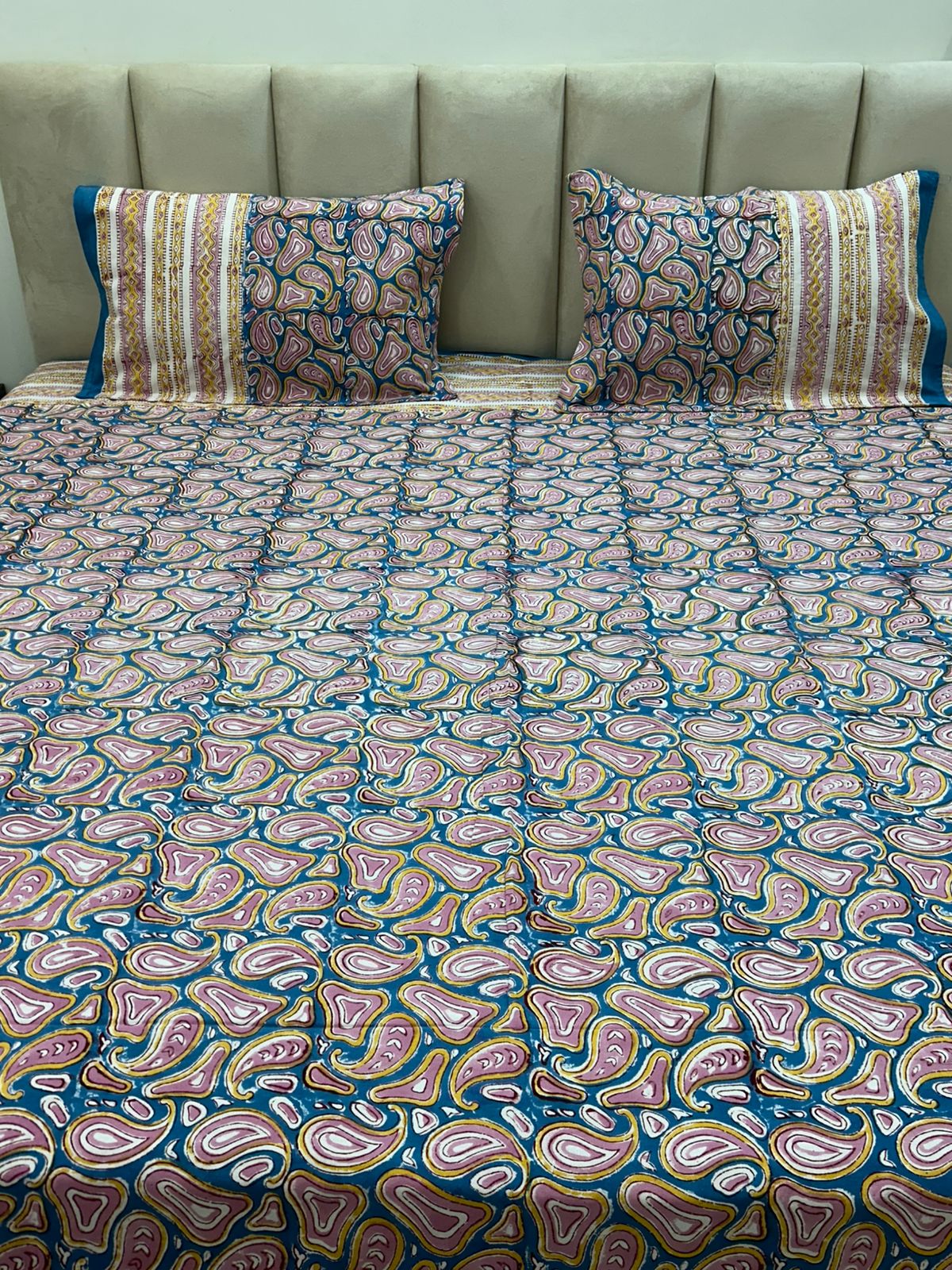 Teal Maze Double Bedsheet with Pillow Covers