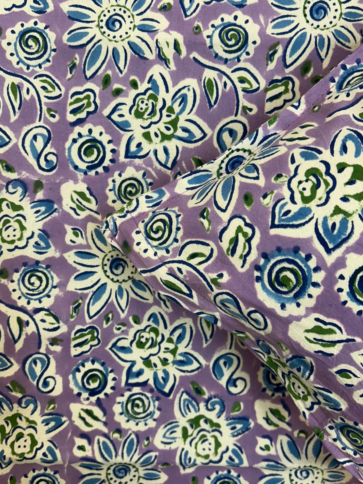 Lilac Blue Blossom Double Bedsheet with Pillow Covers