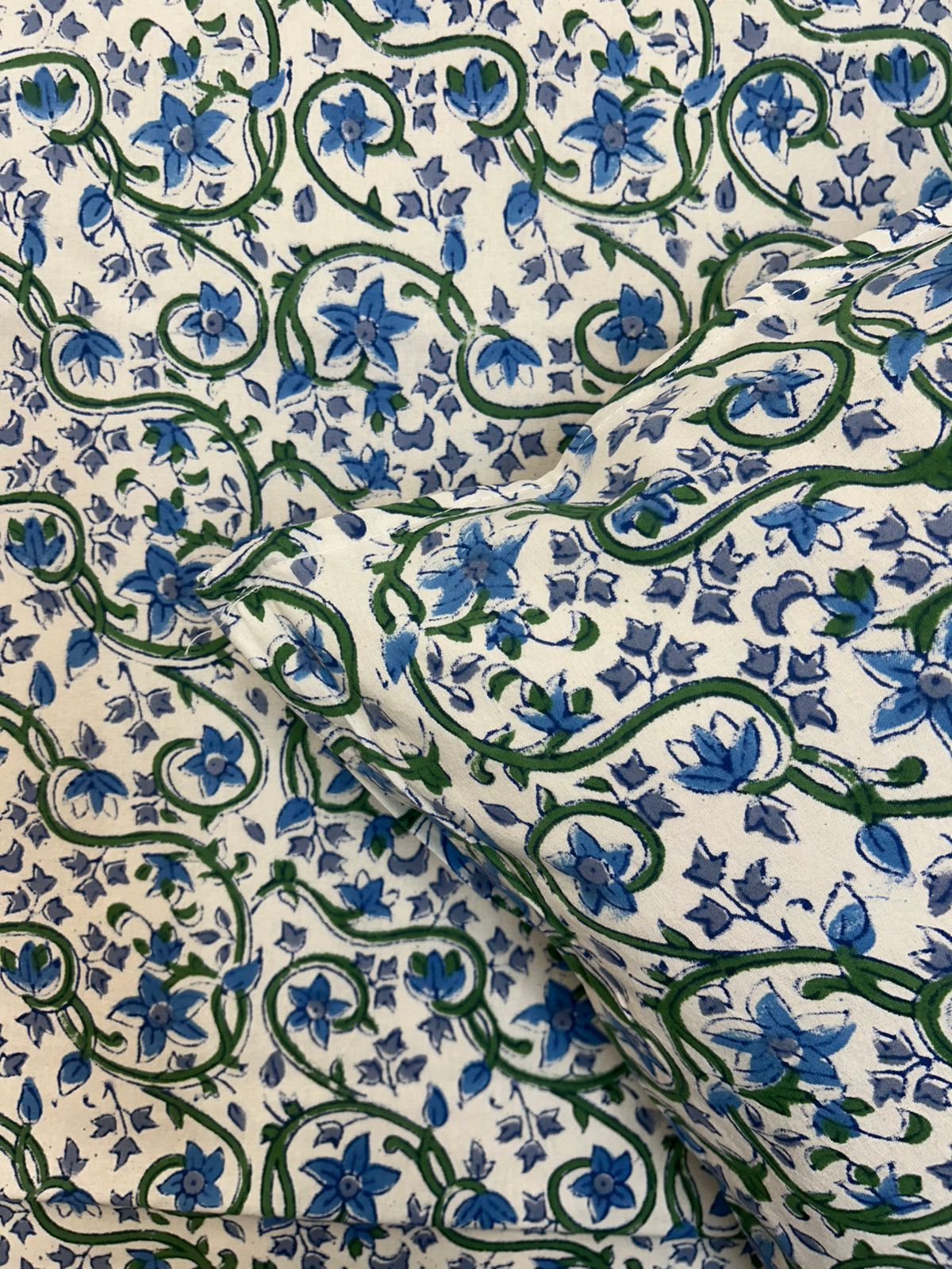 Blue Vines Double Bedsheet with Pillow Covers