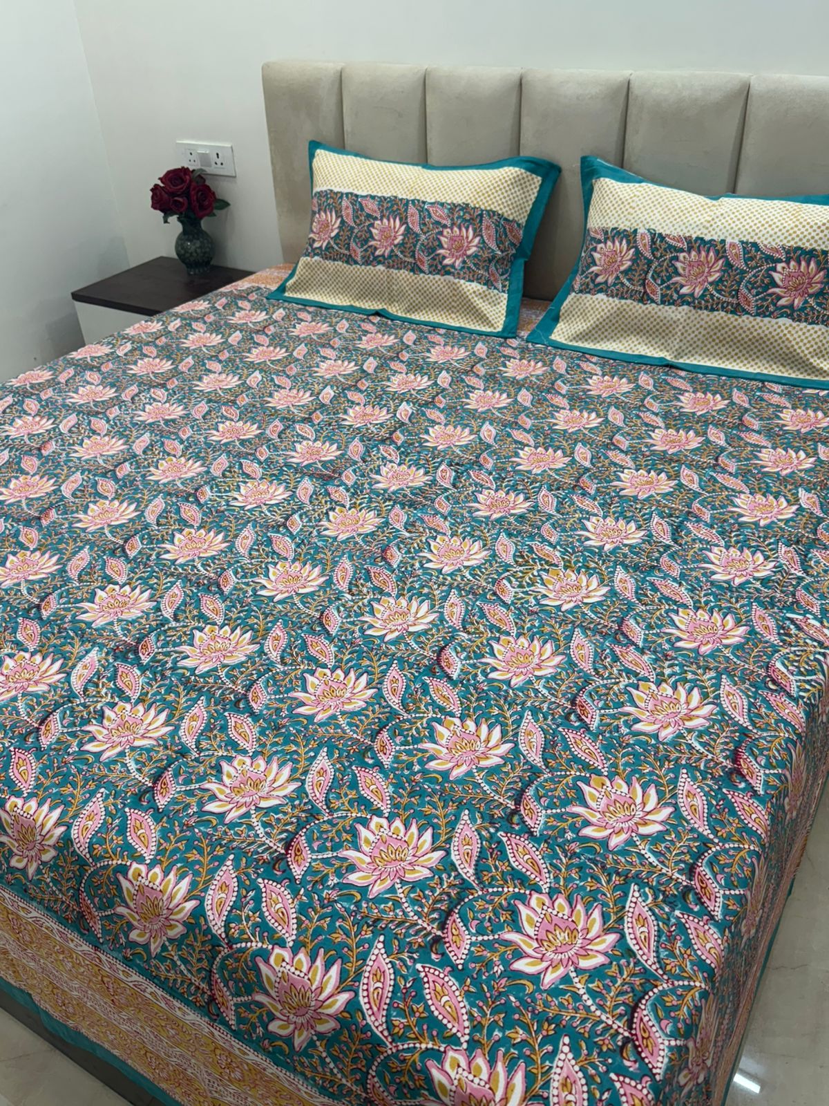 Turquoise Eden Double Bedsheet with Pillow Covers