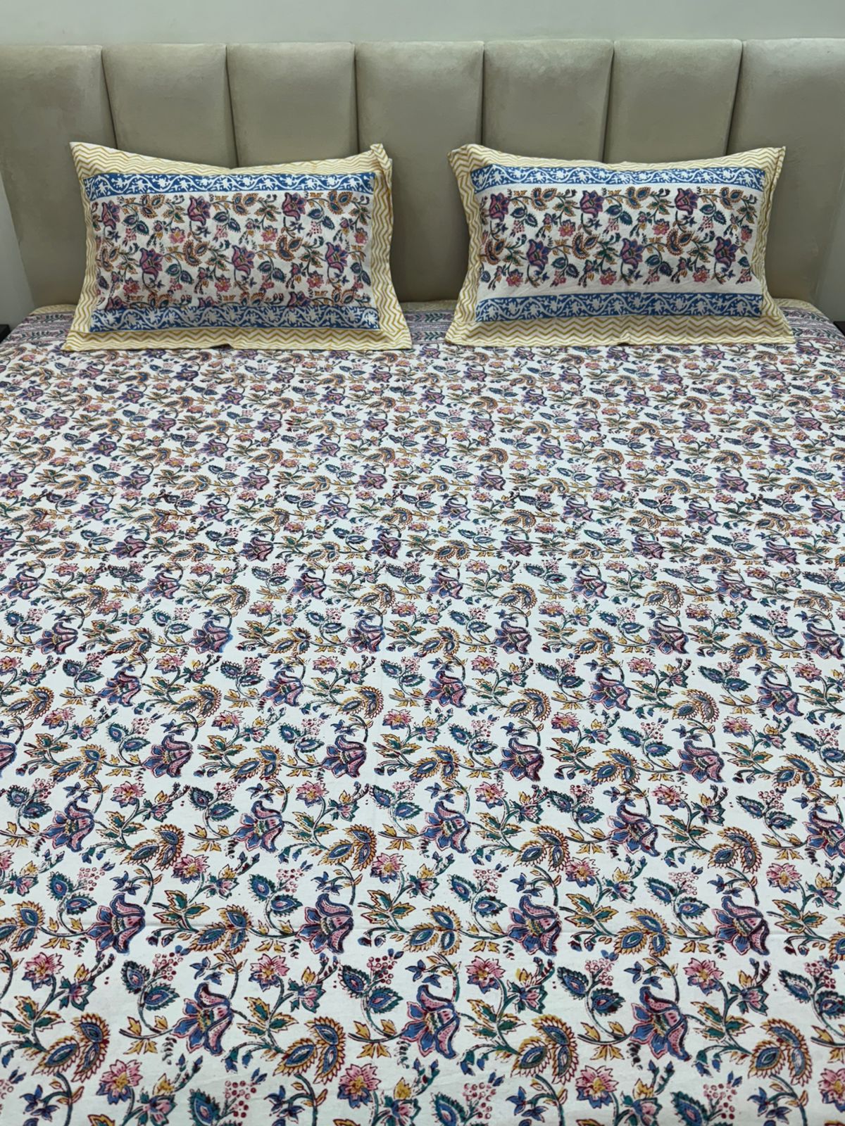 Dreamy Petals Double Bedsheet with Pillow Covers