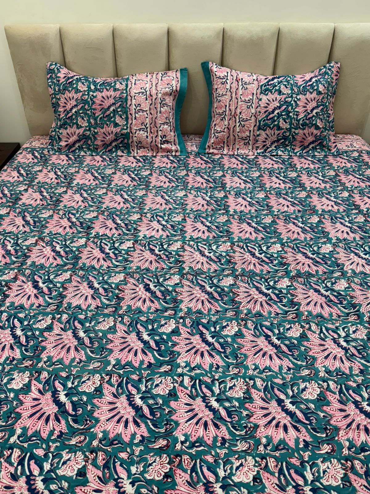 Teal Pink Double Bedsheet with Pillow Covers