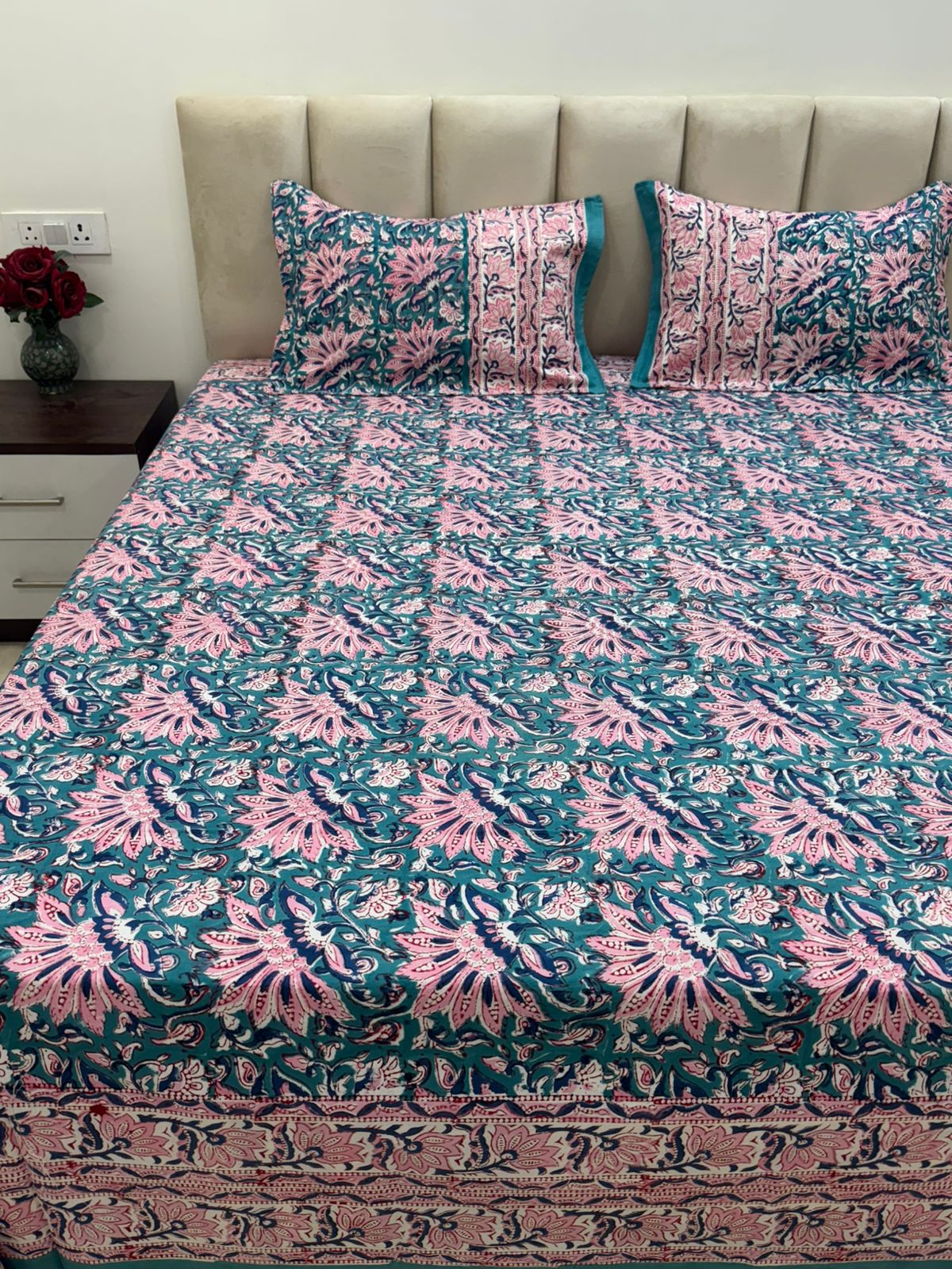 Teal Pink Double Bedsheet with Pillow Covers