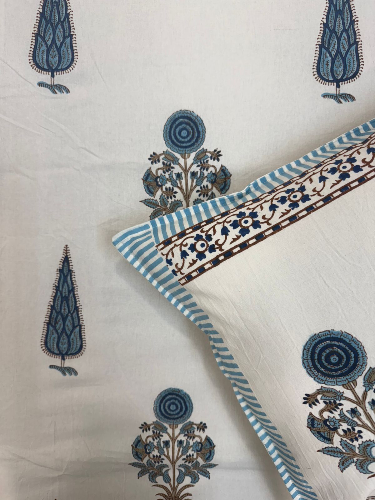 Blue Boota Affair Double Bedsheet with Pillow Covers