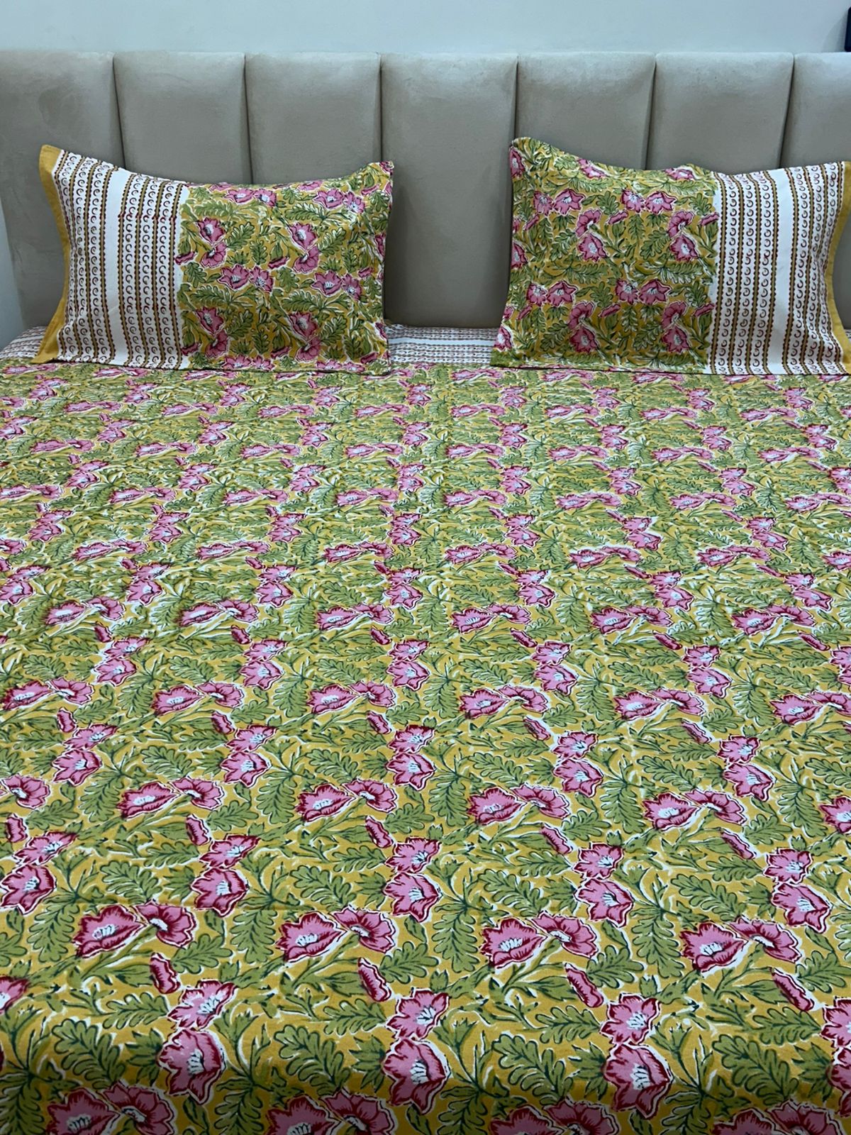 Lime Blush Flora Double Bedsheet with Pillow Covers