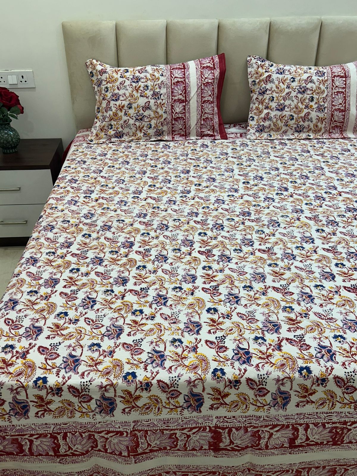 Aurora Crimson Double Bedsheet with Pillow Covers