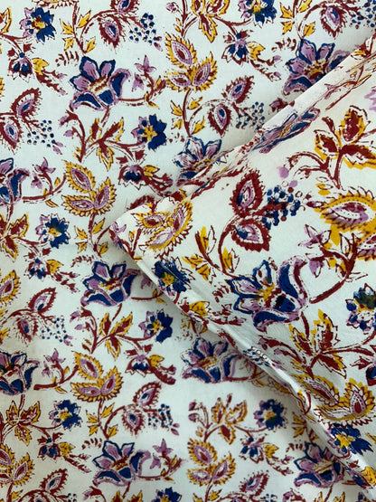 Aurora Crimson Double Bedsheet with Pillow Covers