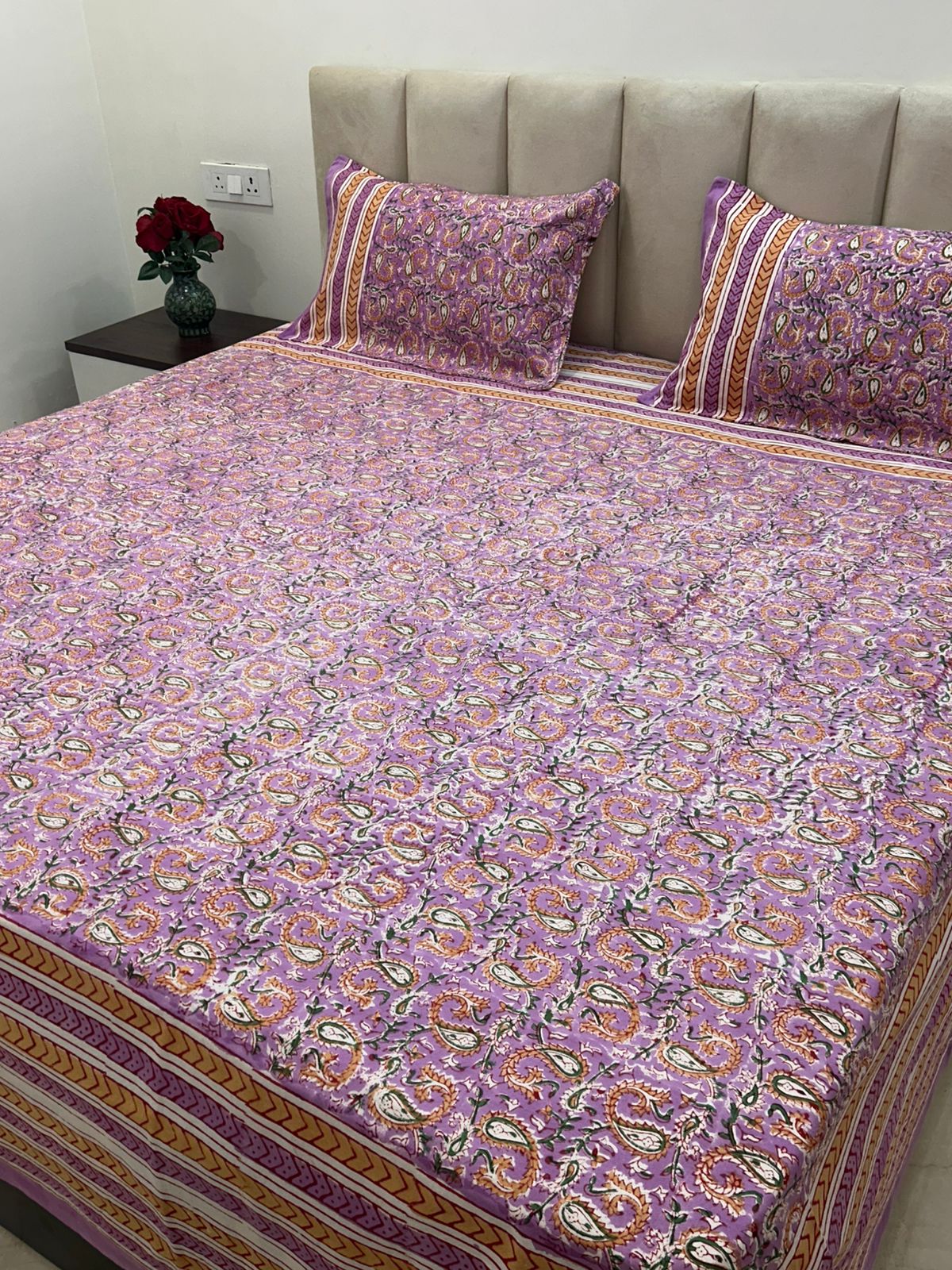Lavender Leafy Vein Double Bedsheet with Pillow Covers