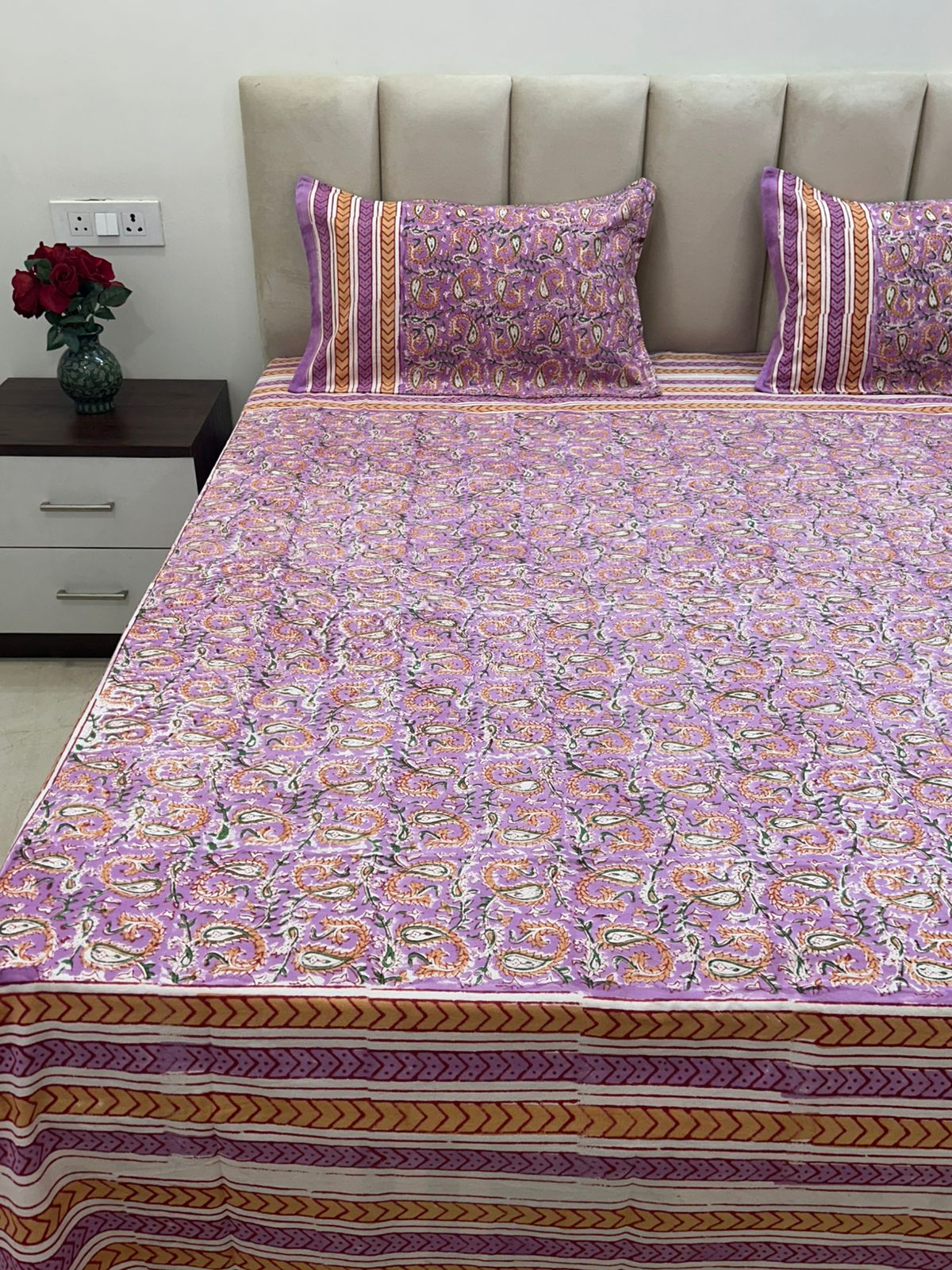 Lavender Leafy Vein Double Bedsheet with Pillow Covers