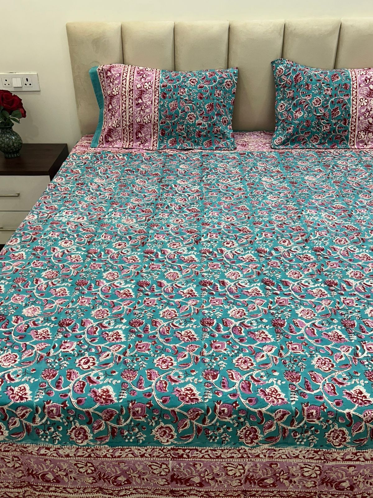 Sea Green Petals Double Bedsheet with Pillow Covers