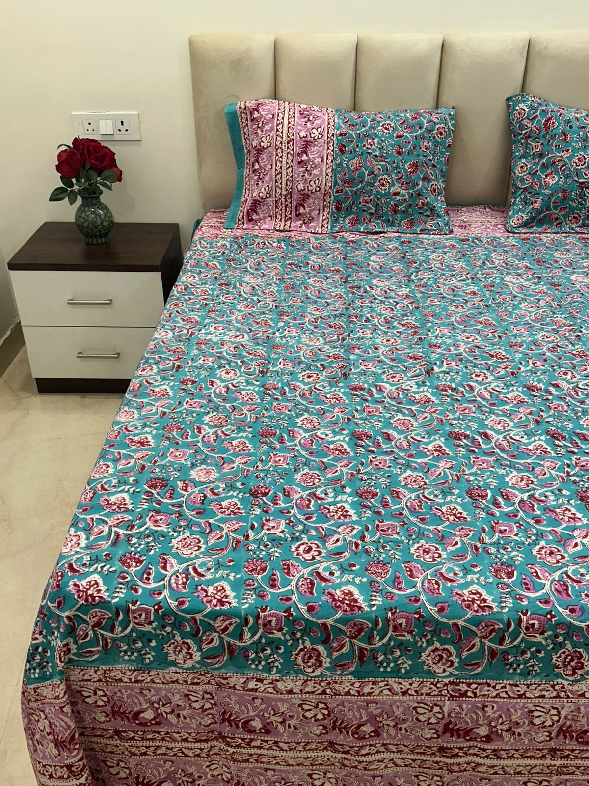 Sea Green Petals Double Bedsheet with Pillow Covers