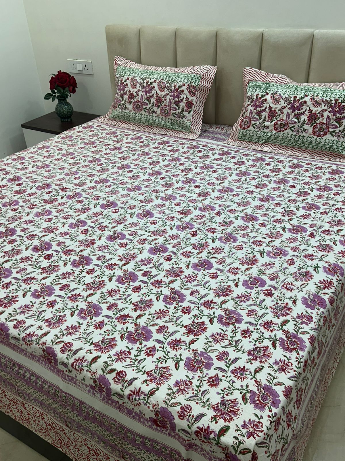 Lilac Love Double Bedsheet with Pillow Covers