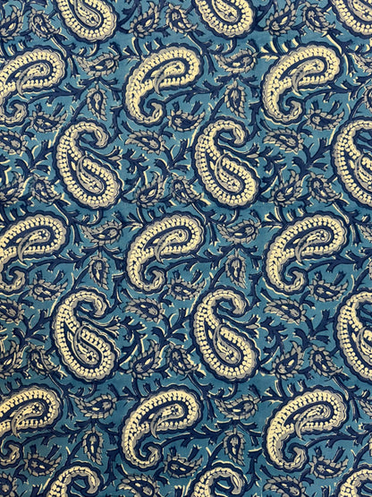Blue Paisley Double Bedsheet with Pillow Covers