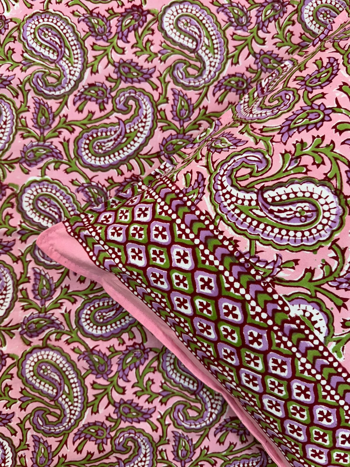Pink Paisley Double Bedsheet with Pillow Covers