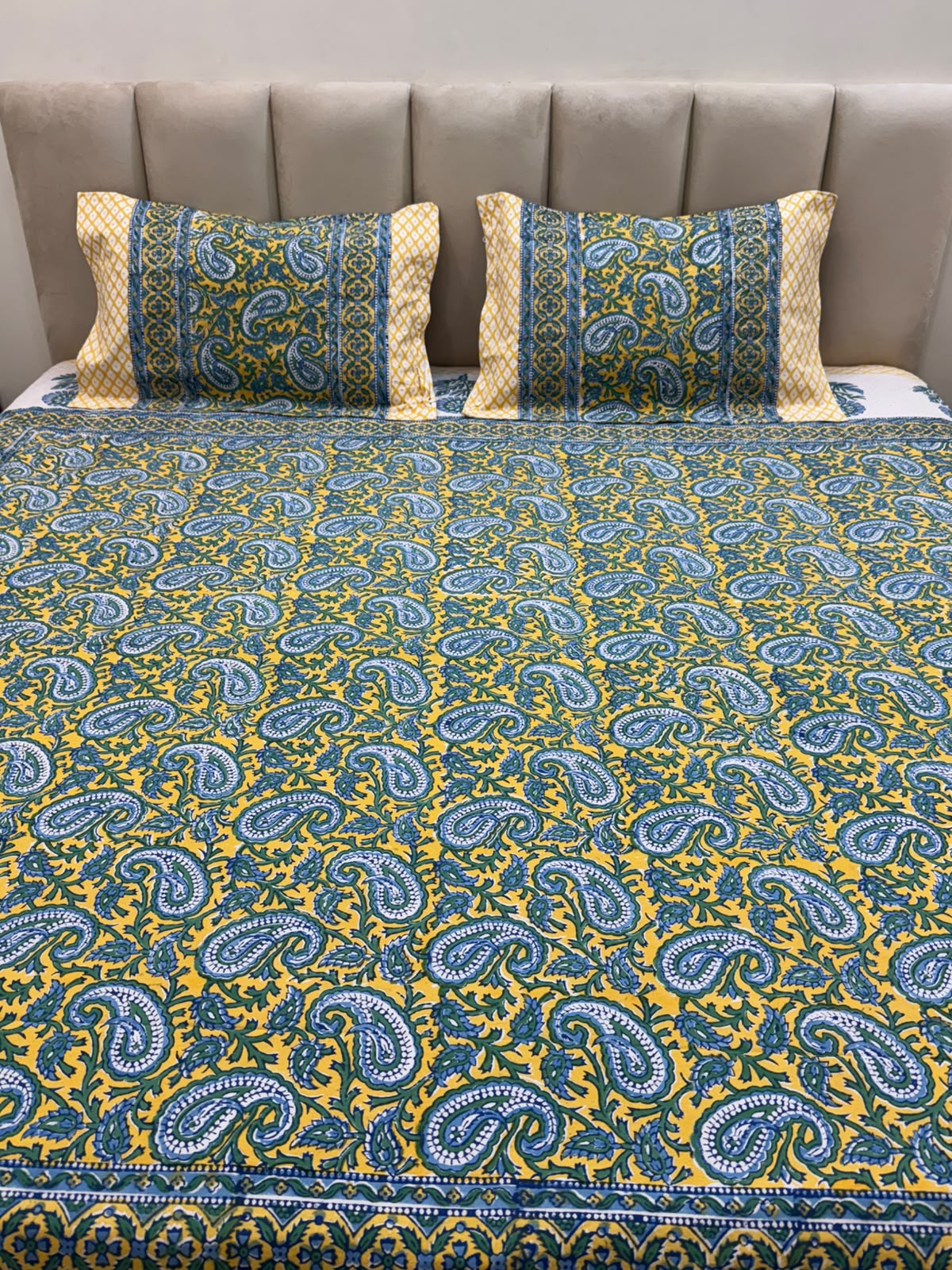 Double Bedsheet with Pillow Covers